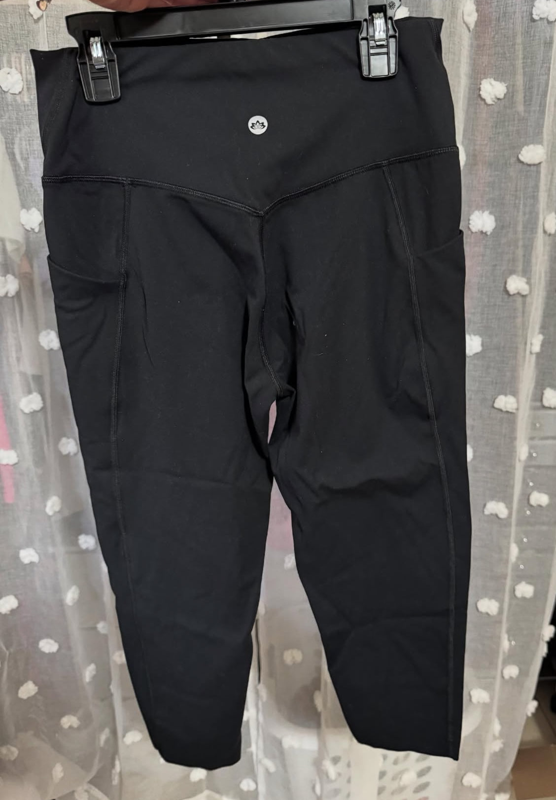 Capri Leggings (Medium)