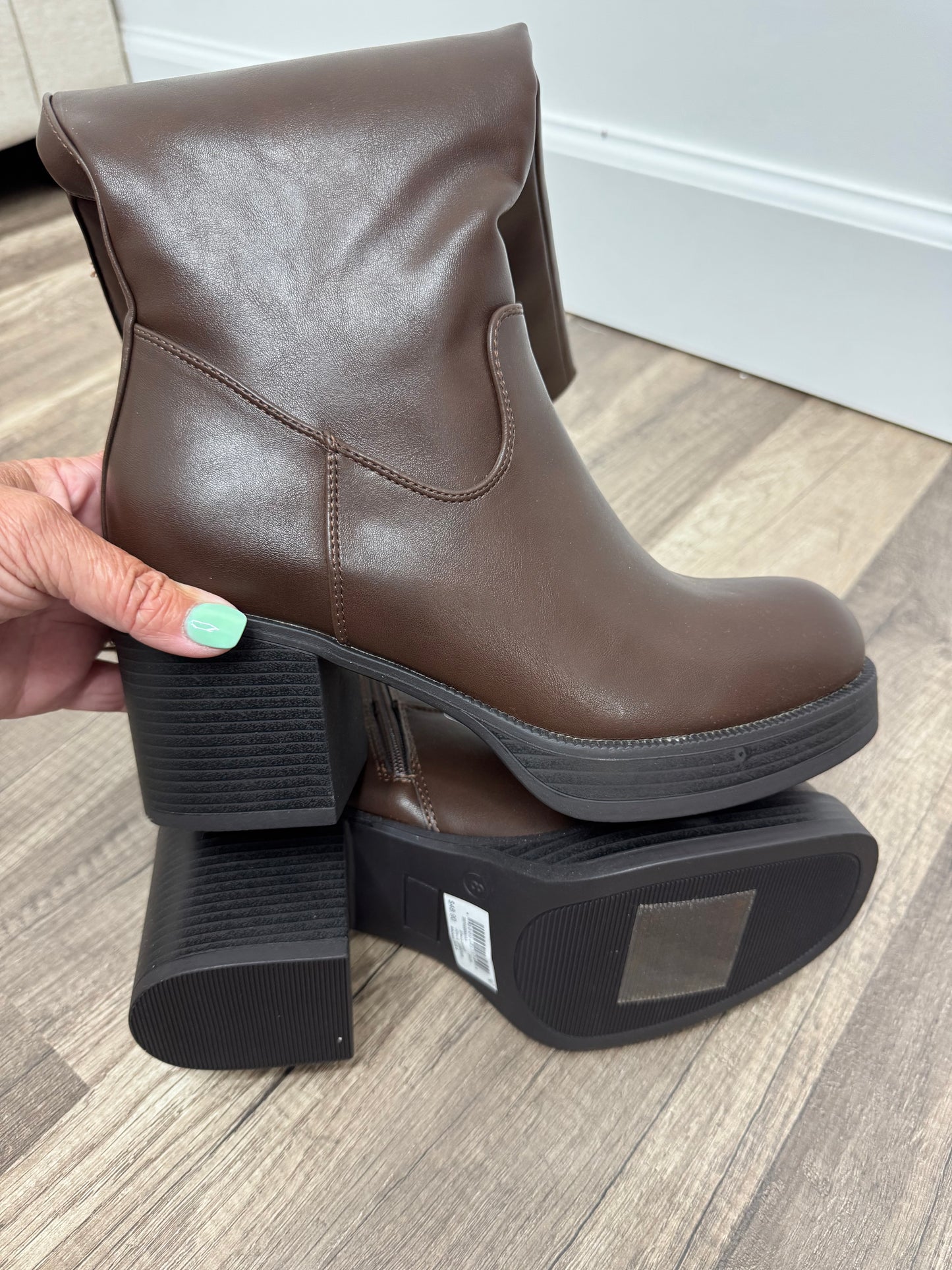 Boots (8)